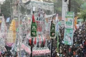 Ballia News: ताजिया जुलूस के दौरान बिजली के तार को लेकर दो समुदायों में झड़प, चार घायल 