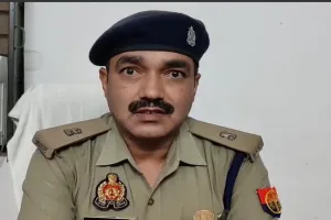 हरदोई में टप्पेबाजों की कारस्तानी: कान से कुंडल नोंचने पर बाइक से गिरी महिला, हायर सेंटर रिफर