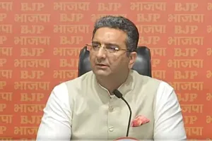 BJP ने तेजस्वी यादव को बताया नामजवादी मौलाना, कहा- क्या आपने संविधान पढ़ा है?