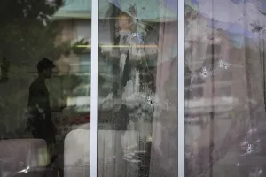 कॉमेडियन कपिल शर्मा के कनाडा स्थित कैफे पर फायरिंग, बब्बर खालसा ने ली जिम्मेदारी 