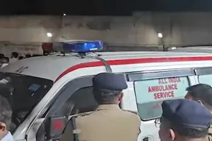 हापुड़ में भीषण हादसा: कैंटर ने बाइक को टक्कर मारी, चार बच्चों समेत पांच लोगों की दर्दनाक मौत