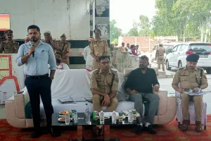 बाराबंकी: श्रद्धालुओं से मधुर व्यवहार करें, तैनाती में लापरवाही न हो, डीएम ने अधिकारियों को दिए निर्देश