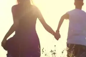 बाराबंकी: प्रेम-प्रसंग में भागे प्रेमी युगल की बाइक दुर्घटनाग्रस्त, ग्रामीणों ने पीटकर पुलिस को सौंपा