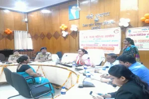 बाराबंकी: अंजू प्रजापति ने जनसुनवाई में सुनीं 25 शिकायतें, कहा- महिला उत्पीड़न पर हो त्वरित कार्रवाई