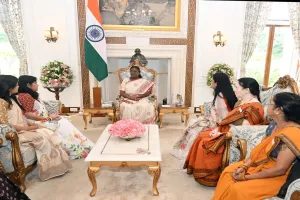 राष्ट्रपति भवन में आकांक्षा दीदियों का सम्मान: राष्ट्रपति द्रौपदी मुर्मू से मुलाकात ने रच दिया इतिहास