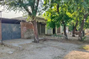 बाराबंकी: पट्टाधारकों ने ग्राम समाज की जमीन का कर डाला सौदा, बन गए मकान और दुकान