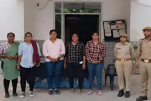 उन्नाव में अवैध वसूली के आरोप में पांच महिलायें गिरफ्तार, विरोध पर देती थीं धमकी