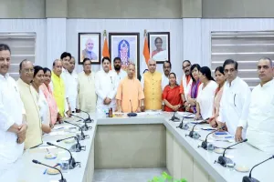 कानपुर मंडल में 10,914 करोड़ से होंगे 1362 विकास कार्य, CM योगी ने  जनप्रतिनिधियों से संवाद बैठक कर किया एलान