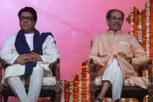 ठाकरे बंधुओं ने दो दशक बाद एक साथ साझा किया राजनीतिक मंच, बोले उद्धव- हम एक साथ रहने के लिए साथ आए हैं