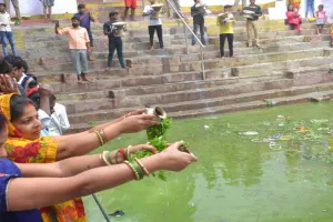 Nag Panchami Festival 2025: वाराणसी में नागपंचमी का उल्लास, बाबा विश्वनाथ मंदिर और नागकूप पर उमड़ी भक्तों की भीड़