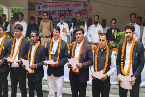 प्रतापगढ़: अधिवक्ता के सहयोग से फरियादियों को मिलता है न्याय, तहसील बार एसोसिएशन रानीगंज की नवनिर्वाचित कार्यकारिणी ने ली शपथ