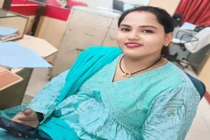 गोंडा: छुट्टा सांड ने महिला बैंककर्मी को पटक-पटक कर मार डाला, परिजनों में मचा कोहराम