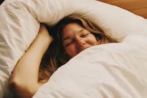 क्या महिलाओं को होती है पुरुषों की तुलना में अधिक नींद की आवश्यकता ?