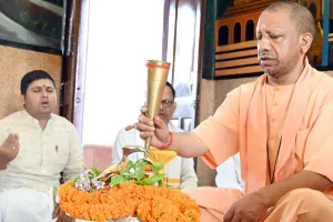 Sawan 2025: सीएम योगी ने सावन के पहले दिन किया रुद्राभिषेक, प्रदेशवासियों के कल्याण की कामना की