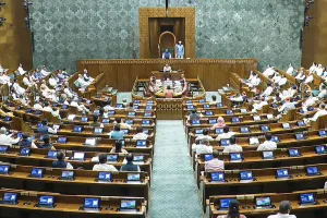 Parliament Monsoon Session: जोरदार हंगामे के साथ शुरू हुआ दूसरा दिन, 12 बजे तक के लिए स्थगित हुई कार्यवाही 