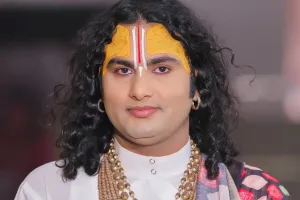 लड़कियों पर विवादित टिप्पणी कर बुरे फंसे कथावाचक अनिरुद्धाचार्य? मथुरा की महिला वकीलों ने जमकर लगाई लताड़, भड़का आक्रोश, देखें Video