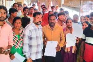 हजरतगंज के VIP इलाके में बना दिया तबेला, वजीर हसन रोड के पास सड़क पर अतिक्रमण करके खोल दी डेरी