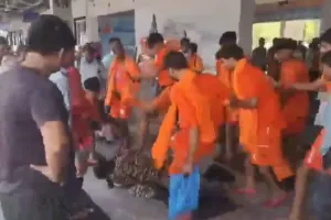 मिर्जापुरः कांवड़ियों ने मचाया उत्पाद, CRPF जवान से मारपीट के मामले में तीन कांवड़िये गिरफ्तार