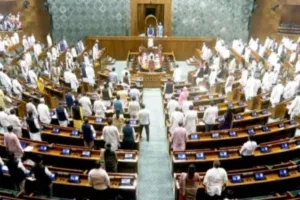 Monsoon Session:  पहलगाम, ‘ऑपरेशन सिंदूर’ पर चर्चा की मांग को लेकर विपक्ष का हंगामा, लोकसभा की कार्यवाही 4 बजे तक स्थगित