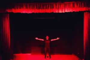 बैक स्टेज मेहनत से बाहर आता भीतर का कलाकार... रंगमंच से टीवी और फिर बड़े पर्दे पर कानपुर के विजयभान सिंह ने बनाई पहचान