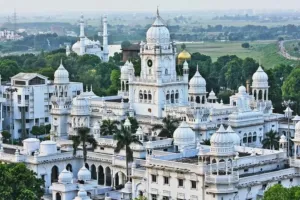 KGMU में फिर गार्ड की दबंगई: बहन की सर्जरी कराने आए भाई को पीटा,  धक्का देकर गिराया, देखें Video