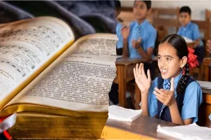 बाबर क्रूर, अकबर सहिष्णु और औरंगजेब को मंदिर तोड़ने वाला... NCERT की कक्षा 8 की किताबों में हुए बड़े बदलाव