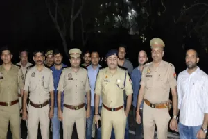 नोएडा: पुलिस और बदमाशों के बीच हुई मुठभेड़, लूटपाट करने वाले तीन आरोपी गिरफ्तार 