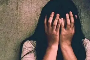 दोस्ती कर क्लब कर्मी ने पिलाई शराब, अश्लील फोटो-वीडियो बनाकर किए वायरल