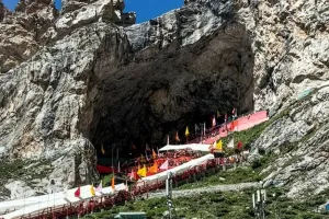 अमरनाथ यात्रा के लिए तीर्थयात्रियों में उत्साह, सवा दो लाख से अधिक तीर्थयात्री कर चुके बाबा बर्फानी के ‘दर्शन’ 