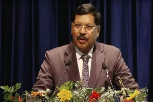 Serious Infections के चलते CJI बी आर गवई को कराया गया भर्ती, दिल्ली में हो रहा इलाज  