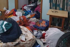 दालमाेठ, बिस्किट खाया, कोल्ड ड्रिंक पी..यूरोप घूमने गए PGI डॉक्टर के घर 20 लाख की चोरी, जेवर, नकदी समेत कार भी ले गए चोर