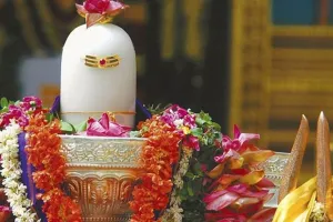 सावन के हर दिन शिवालयों में उमड़ रही भक्तों की भीड़, सोमवार ही नहीं; अन्य दिनों में भी शिवभक्तों में उत्साह