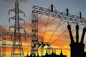 बिजली विभाग की लापरवाही से बच्चों को खतरा, हाईटेंशन लाइन की जद में 117 परिषदीय स्कूल