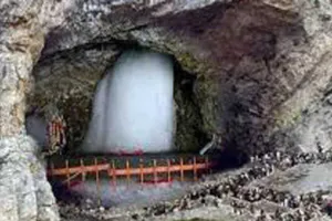 Amarnath Yatra 2025: कड़ी सुरक्षा व्यवस्था के बीच 3,700 तीर्थयात्रियों का जत्था रवाना, अब तक 3 लाख तीर्थयात्री कर चुके बाबा बर्फानी के दर्शन 