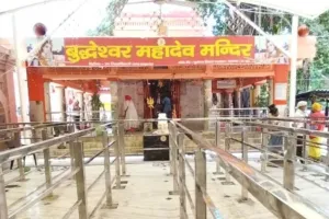 लखनऊ का ऐसा शिव मंदिर जहां त्रेतायुग से सोमवार नहीं बल्कि बुधवार के दिन होती है शिवलिंग की पूजा   