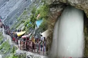 अमरनाथ यात्रा के लिए 2,300 से अधिक तीर्थयात्रियों का जत्था रवाना, 3.60 लाख  श्रद्धालु कर चुके पवित्र गुफा मंदिर के दर्शन