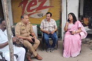 GST टीम की छापेमारी पर हंगामा, गिराए शटर- व्यापारियों का आरोप टीम ने की अभद्रता, ज्वाइंट कमिश्नर से की गयी लिखित शिकायत