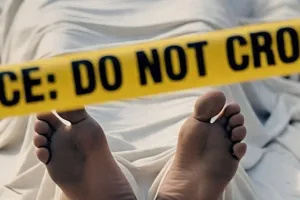 बाराबंकी में फांसी से लटकी मिली विवाहिता, दहेज न मिलने पर हत्या का आरोप 