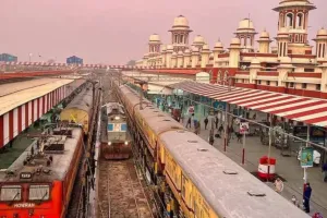 62 ट्रेनों का संचालन रहेगा बाधित: चारबाग रेलवे स्टेशन पर कॉन्कोर्स की नींव के लिया ब्लॉक, बदले हुए प्लेटफॉर्म पर आएंगी ट्रेनें