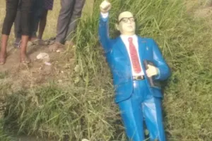 प्रयागराज: रास्ते के विवाद को लेकर नहर में फेंकी आंबेडकर की प्रतिमा, अज्ञात लोगों के खिलाफ मामला दर्ज 