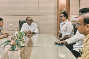 लापरवाही बर्दाश्त नहीं! मरीजाें को दें बेहतर इलाज, उप मुख्यमंत्री ने KGMU में कुलपति और अधिकारियों के साथ की बैठक