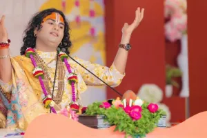 प्रयागराज में अनिरुद्धाचार्य के बयान पर मचा बवाल, कथावाचक के खिलाफ महिलाओं ने खोला मोर्चा 