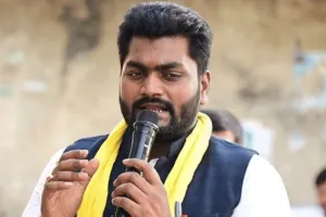 कैबिनेट मंत्री के बेटे पर FIR : मऊ रेलवे स्टेशन पर अनाधिकृत निरीक्षण करने का आरोप