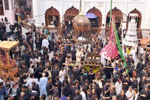 अमरोहा: या हुसैन...या हुसैन की गूंजी सदाएं, कर्बला में दफन हुईं तुरबतें