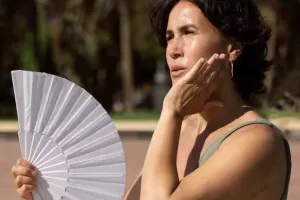 बदायूं: सुबह के खिली चटक धूप से बढ़ी उमस...एसी और कूलर में बैठे रहे लोग