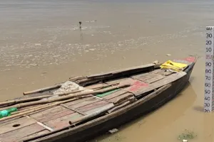 घटने लगा गंगा-यमुना का जलस्तर: लोगों ने ली राहत की सांस, खतरे के निशान से 84.734 मीटर बह रहीं दोनों नदिया 
