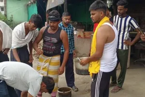 अमरोहा: कांवड़ियों की सब्जी में अंडे की ग्रेवी ? नेशनल हाईवे पर खूब हुआ हंगामा