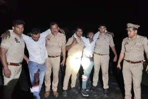 Bareilly: सराफ से लूट करने वाले मामा-भांजा गिरफ्तार...मुठभेड़ के दौरान दोनों को पैर में लगी गोली