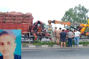 बरेली-लखनऊ मार्ग पर डीसीएम खड़े ट्रक में जा घुसी, हादसे में चालक की मौत 