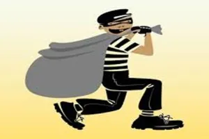 लखीमपुर खीरी: दीवार फांदकर घर में घुसे चोर ले गए जेवर और नकदी